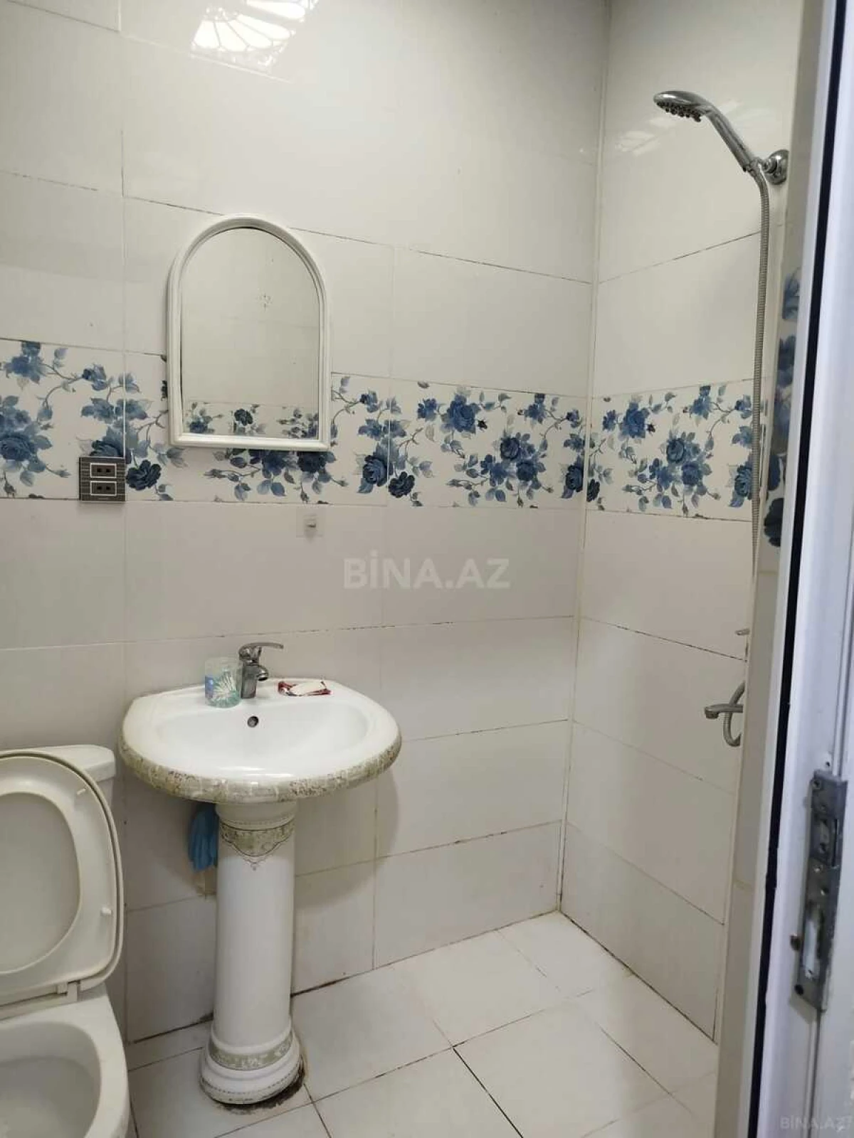 Kirayə verilir 2 otaqlı mənzil 60 m²