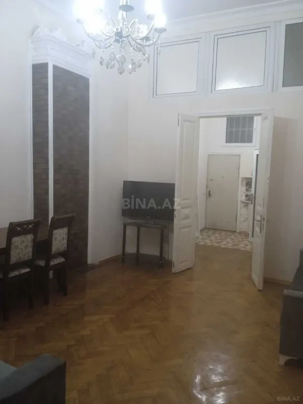 Kirayə verilir 2 otaqlı mənzil 60 m²