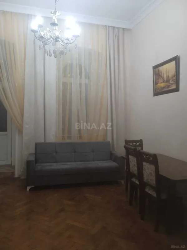Kirayə verilir 2 otaqlı mənzil 60 m²