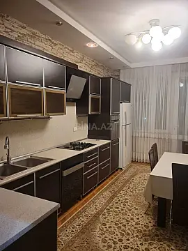 Kirayə verilir 3 otaqlı mənzil 145 m²