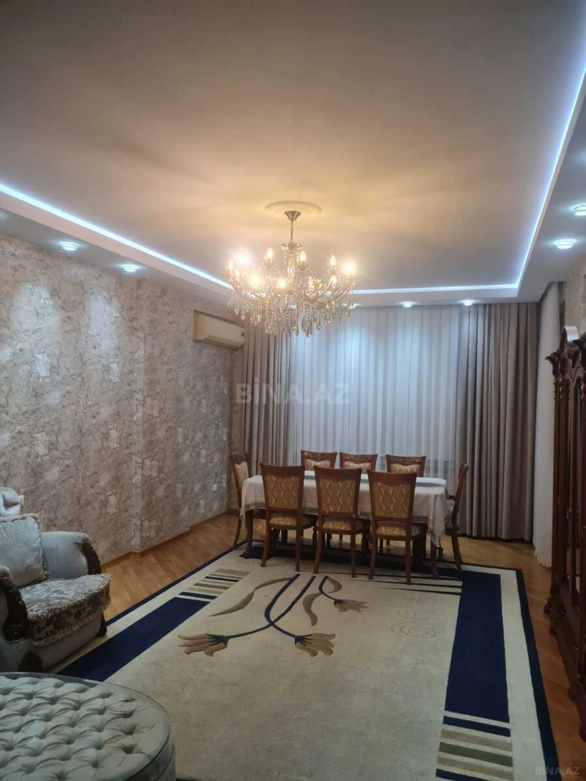 Kirayə verilir 3 otaqlı mənzil 145 m²
