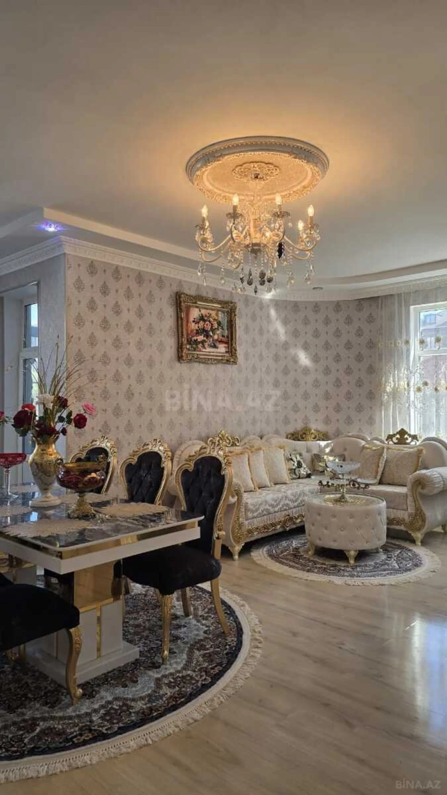 Satılır 3 otaqlı mənzil 136 m²