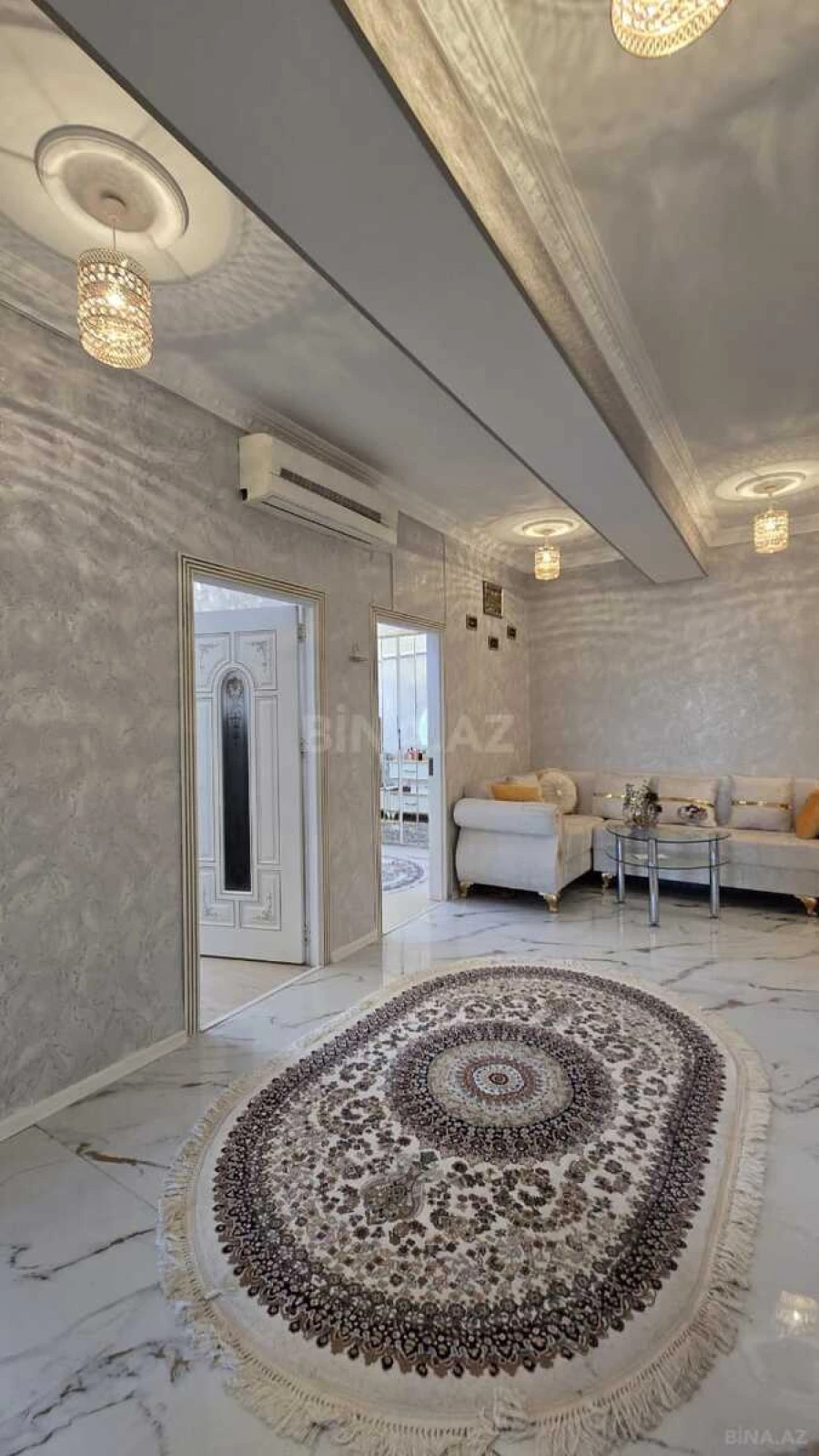 Satılır 3 otaqlı mənzil 136 m²