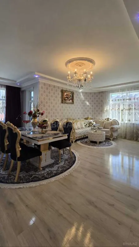 Satılır 3 otaqlı mənzil 136 m²