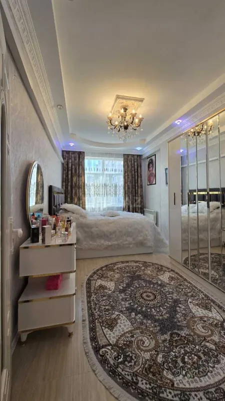 Satılır 3 otaqlı mənzil 136 m²