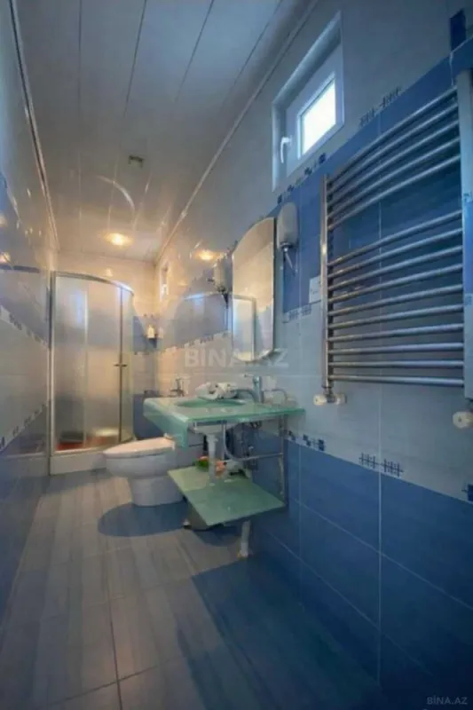 Satılır 14 otaqlı həyət evi 400 m²