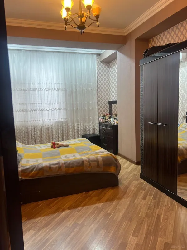 Satılır 3 otaqlı mənzil 105 m²