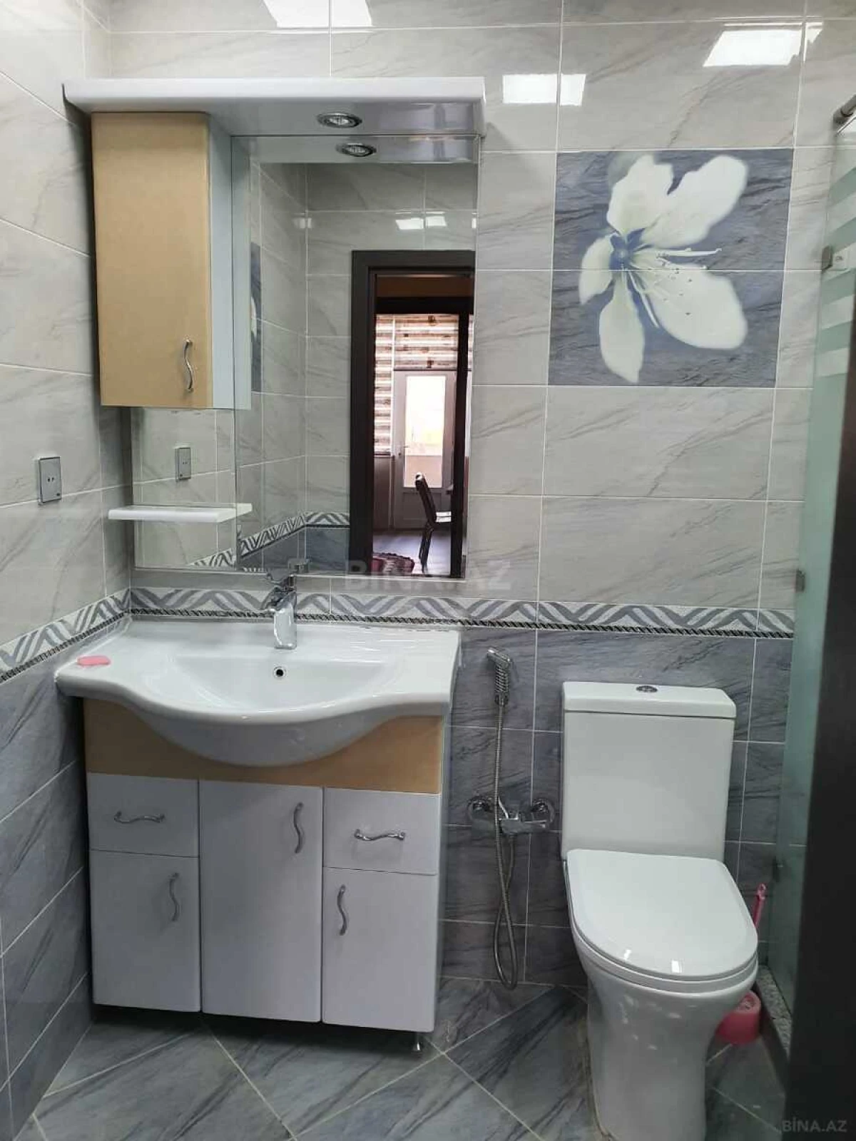Satılır 3 otaqlı mənzil 120 m²