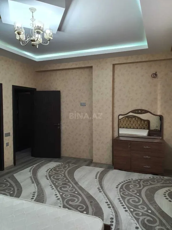 Satılır 3 otaqlı mənzil 120 m²