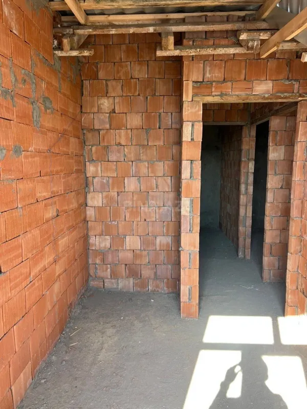 Satılır 2 otaqlı mənzil 68 m²