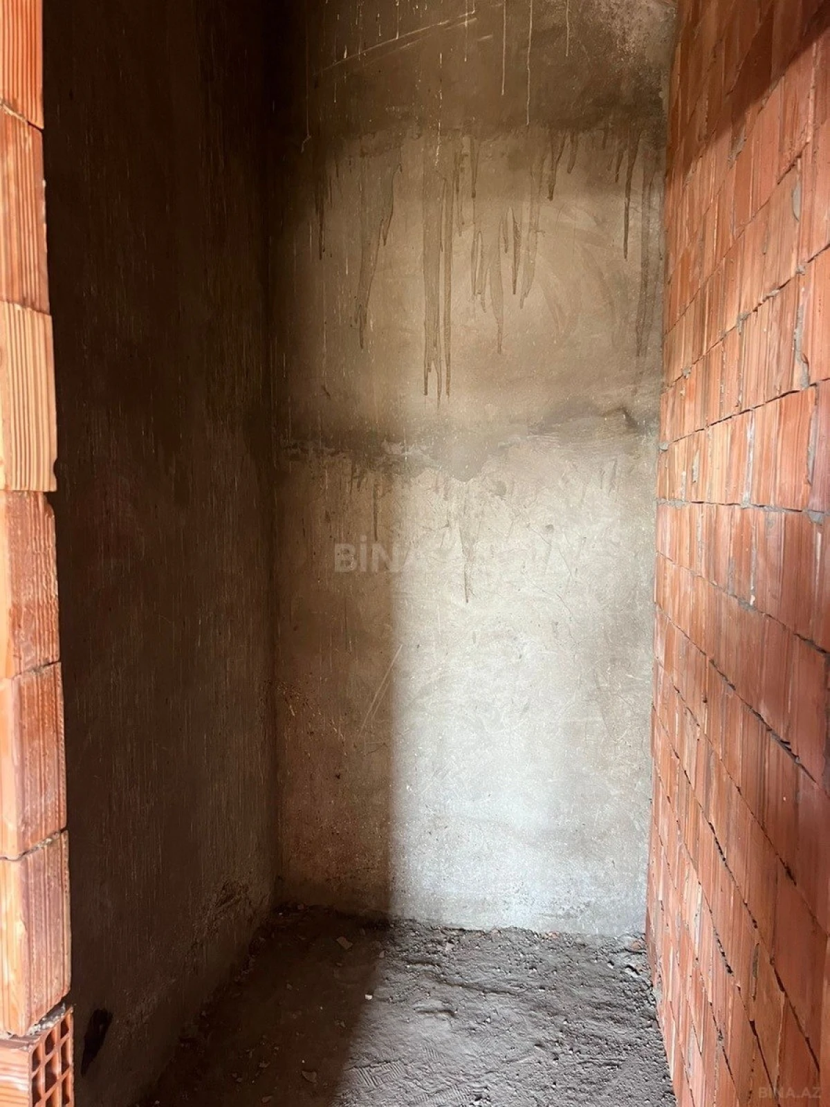 Satılır 2 otaqlı mənzil 68 m²