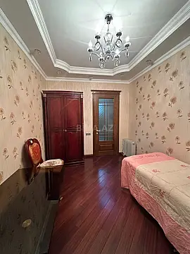 Kirayə verilir 4 otaqlı mənzil 180 m²