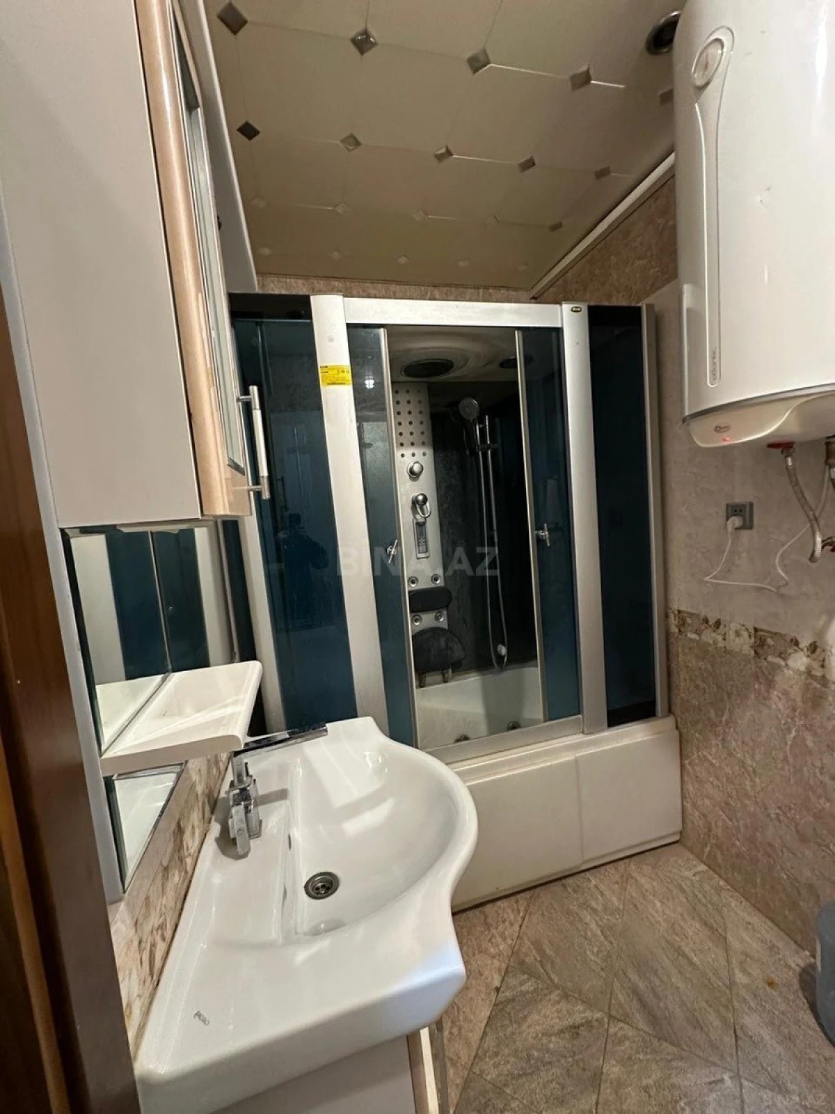 Kirayə verilir 4 otaqlı mənzil 180 m²