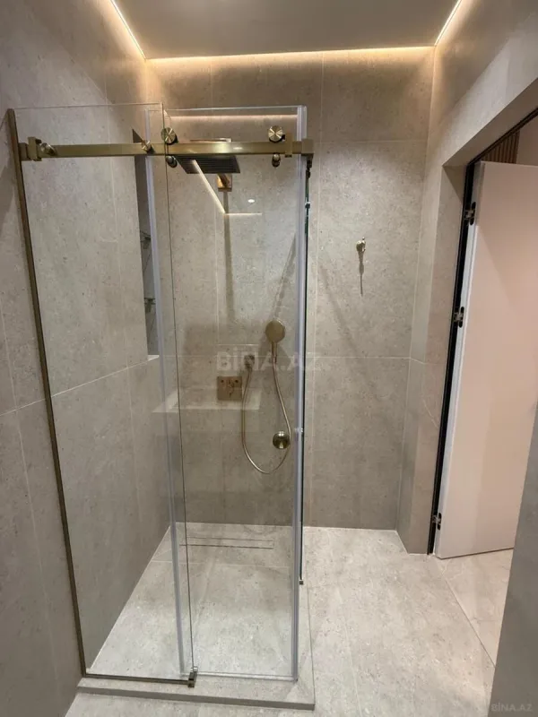 Kirayə verilir 3 otaqlı mənzil 157 m²