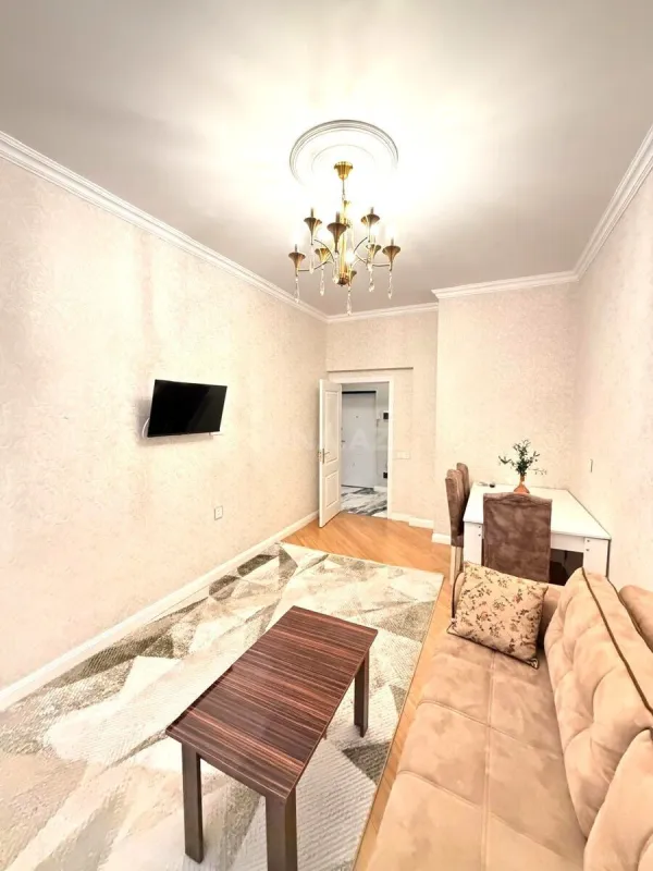 Kirayə verilir 2 otaqlı mənzil 60 m²