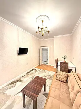 Kirayə verilir 2 otaqlı mənzil 60 m²