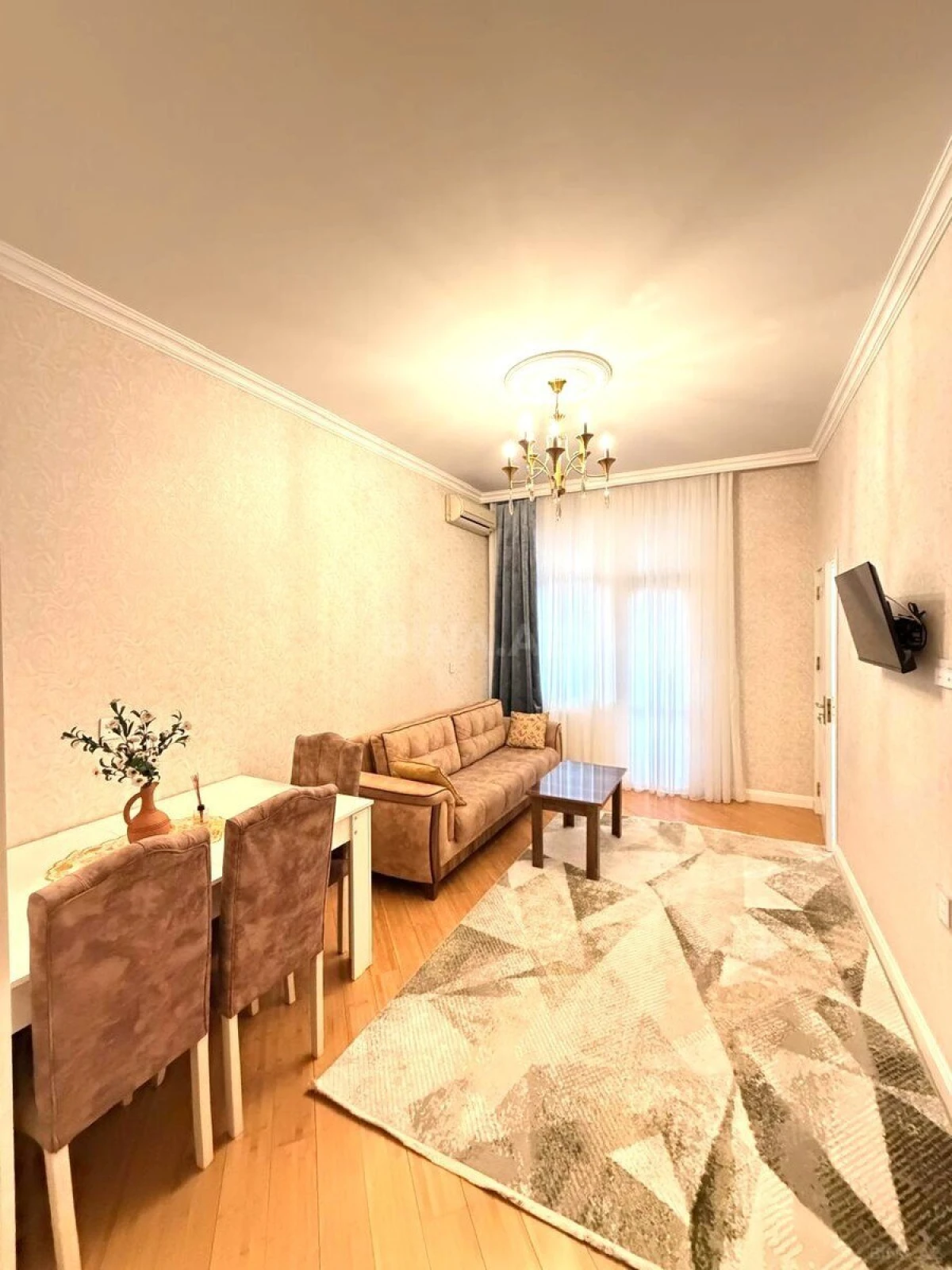 Kirayə verilir 2 otaqlı mənzil 60 m²