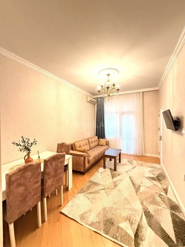 Kirayə verilir 2 otaqlı mənzil 60 m²