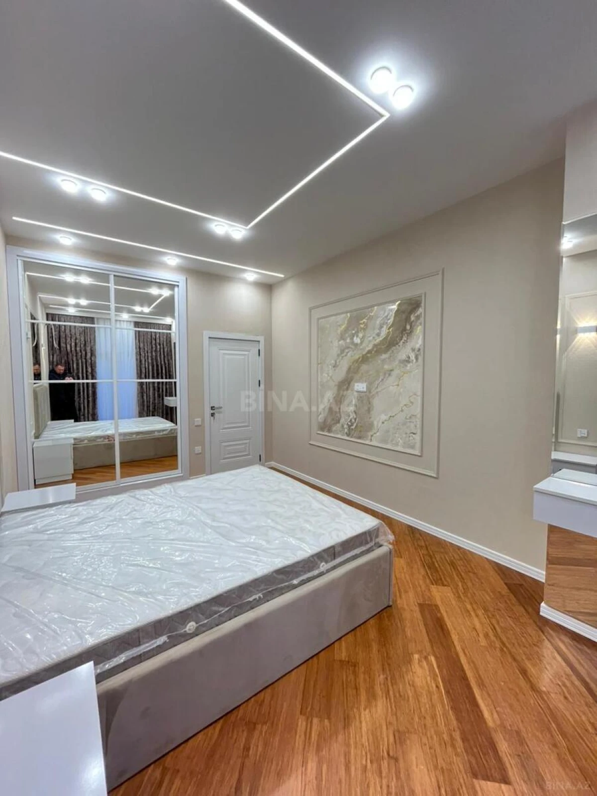 Satılır 2 otaqlı mənzil 69 m²