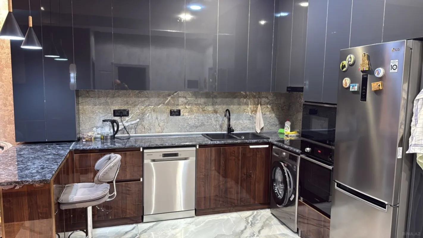 Kirayə verilir 2 otaqlı mənzil 65 m²