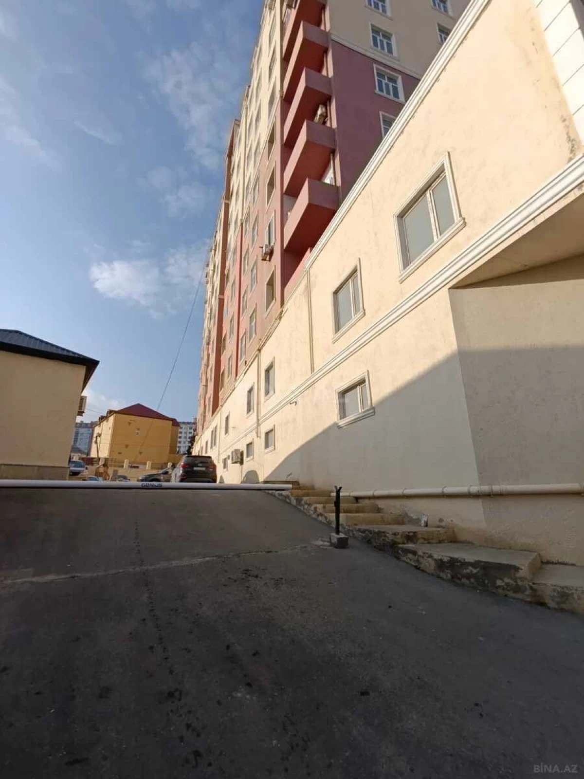 Satılır 3 otaqlı mənzil 105 m²