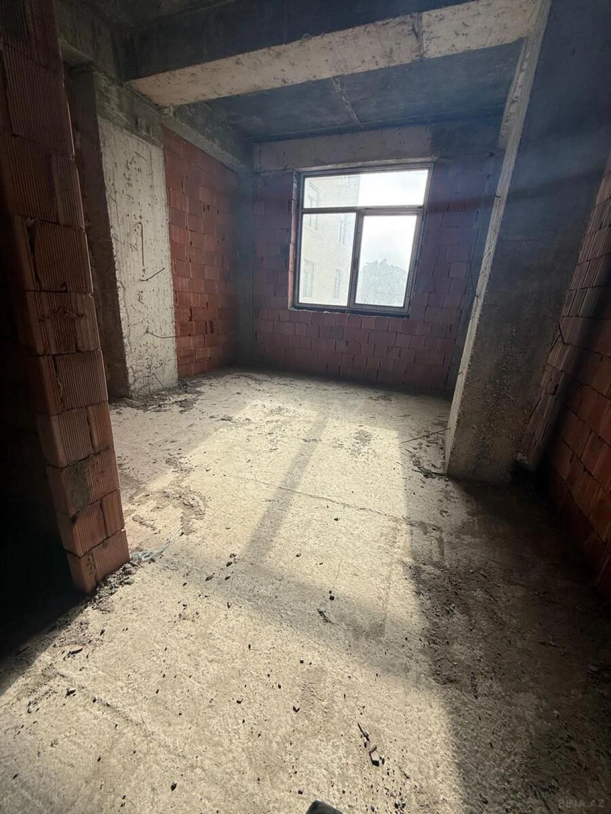 Satılır 1 otaqlı mənzil 71 m²