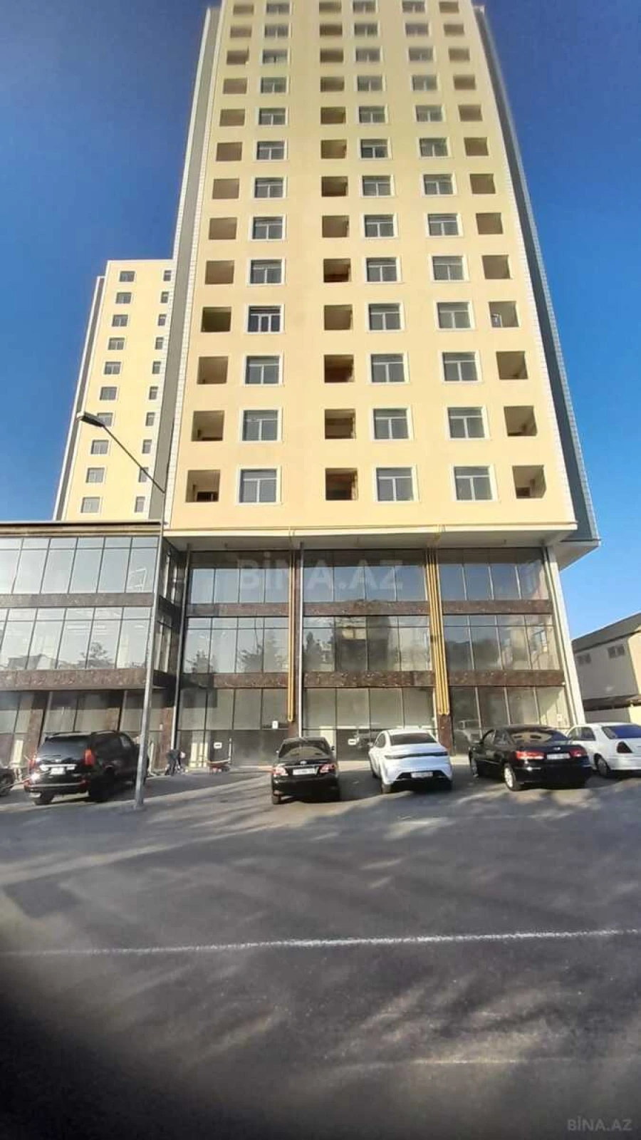 Satılır 1 otaqlı mənzil 71 m²