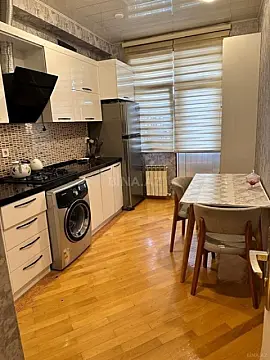 Satılır 2 otaqlı mənzil 90 m²