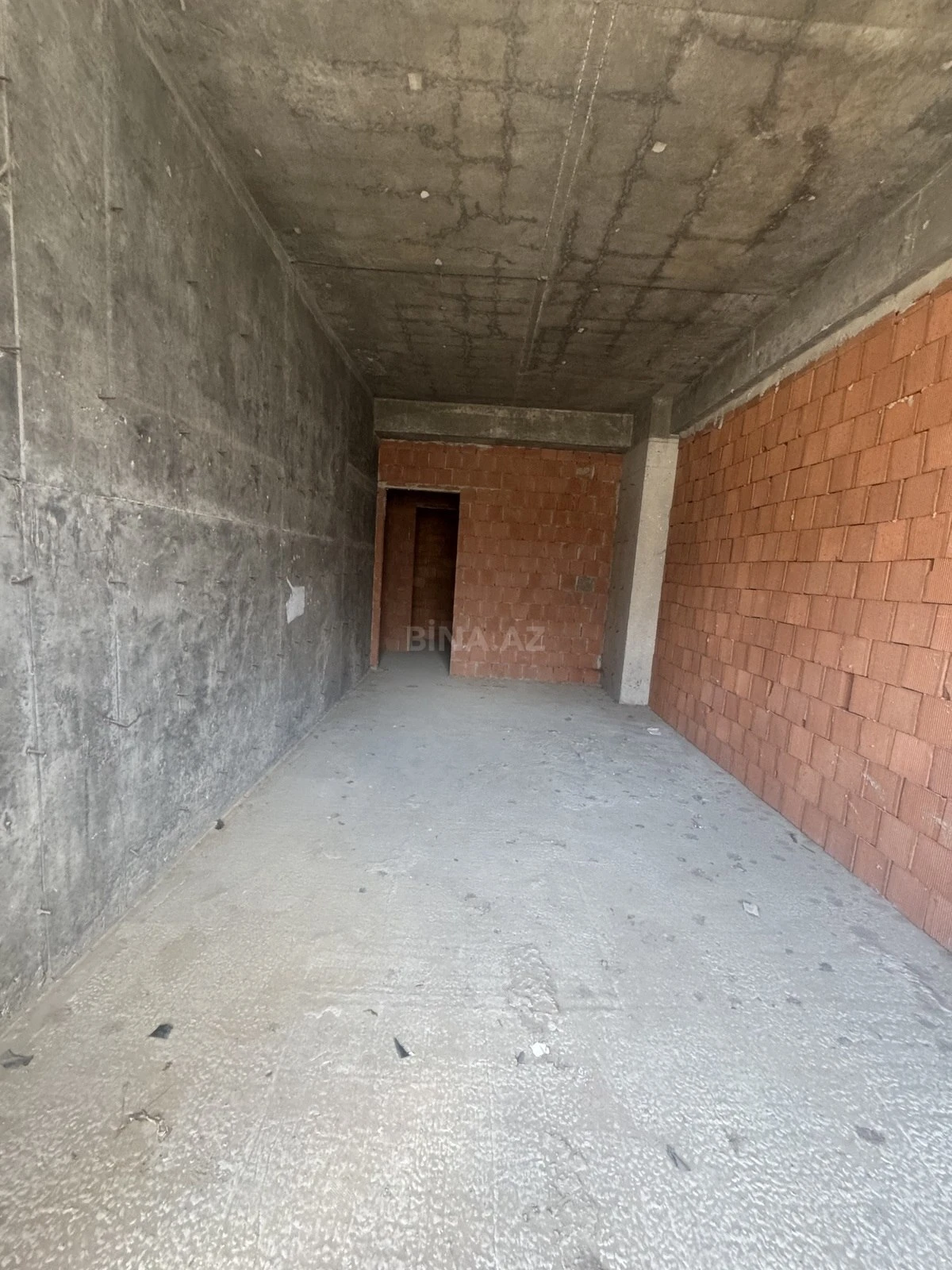 Satılır 2 otaqlı mənzil 105.3 m²