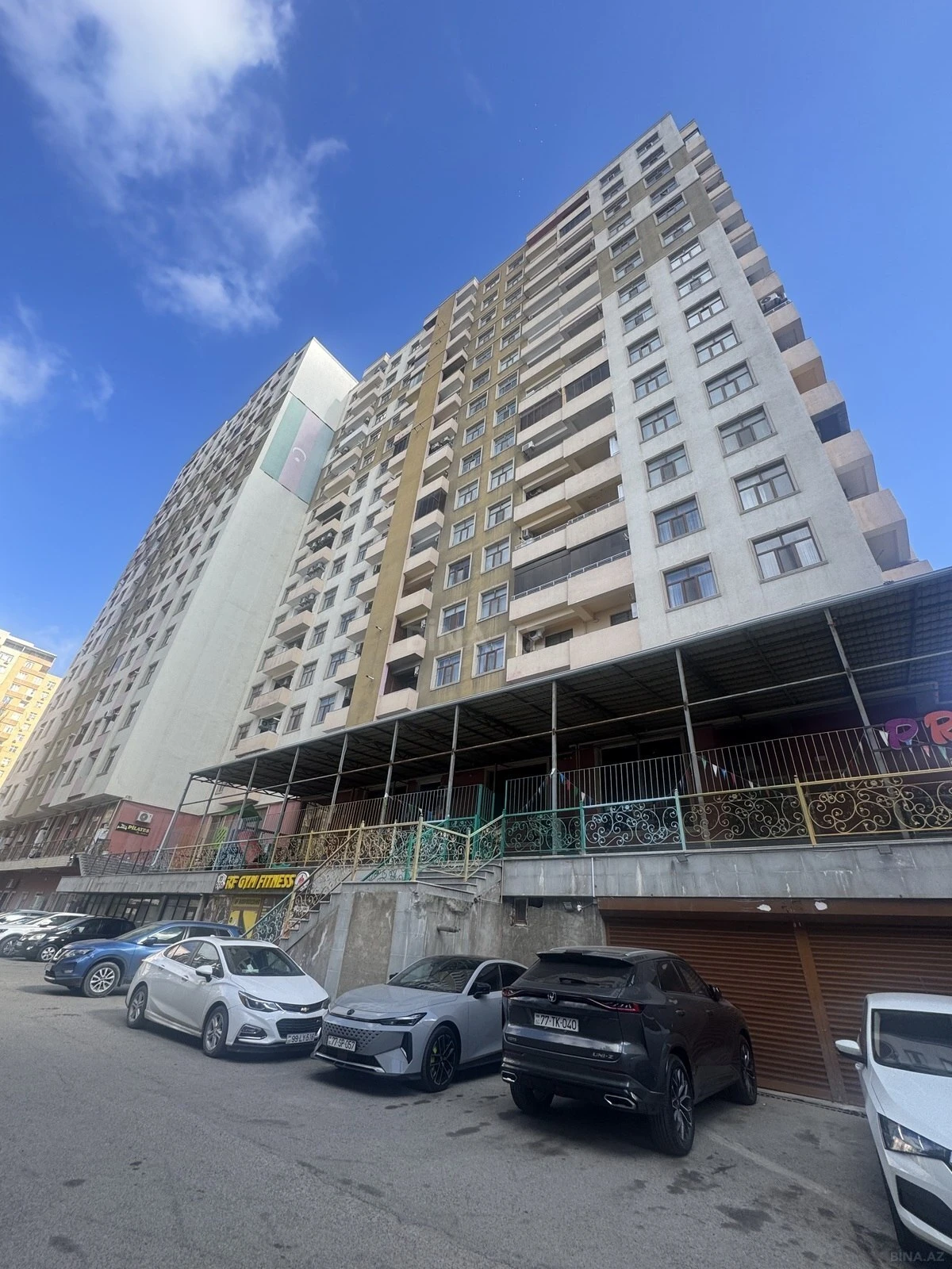 Satılır 2 otaqlı mənzil 105.3 m²