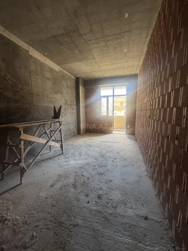 Satılır 2 otaqlı mənzil 105.3 m²