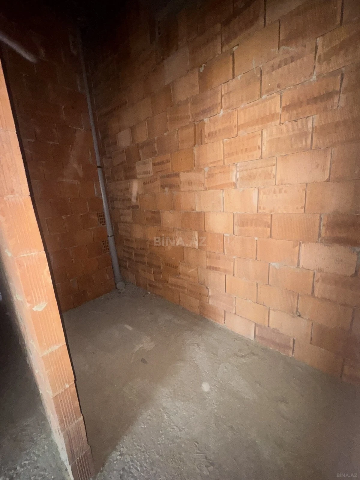 Satılır 2 otaqlı mənzil 105.3 m²