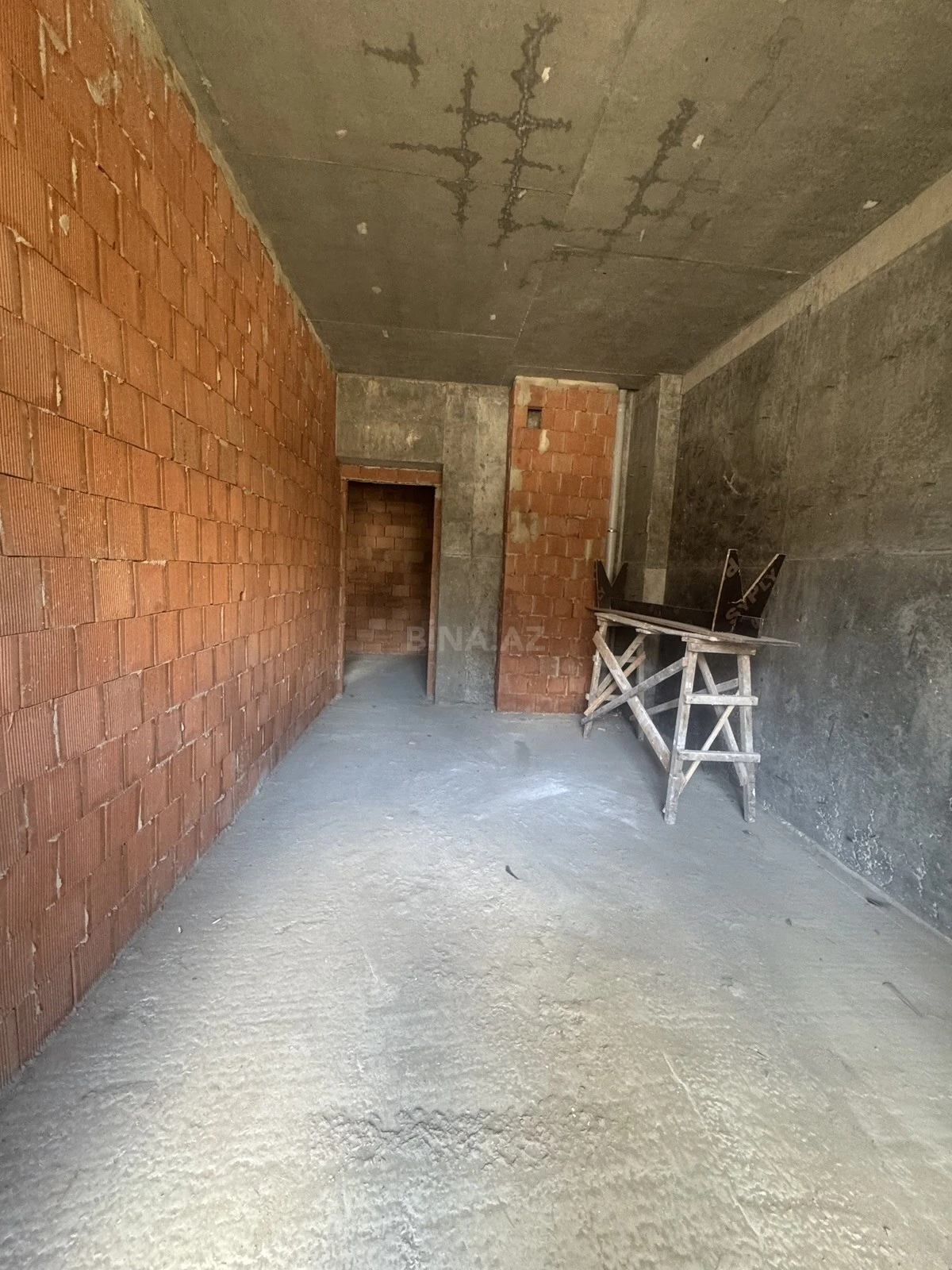 Satılır 2 otaqlı mənzil 105.3 m²