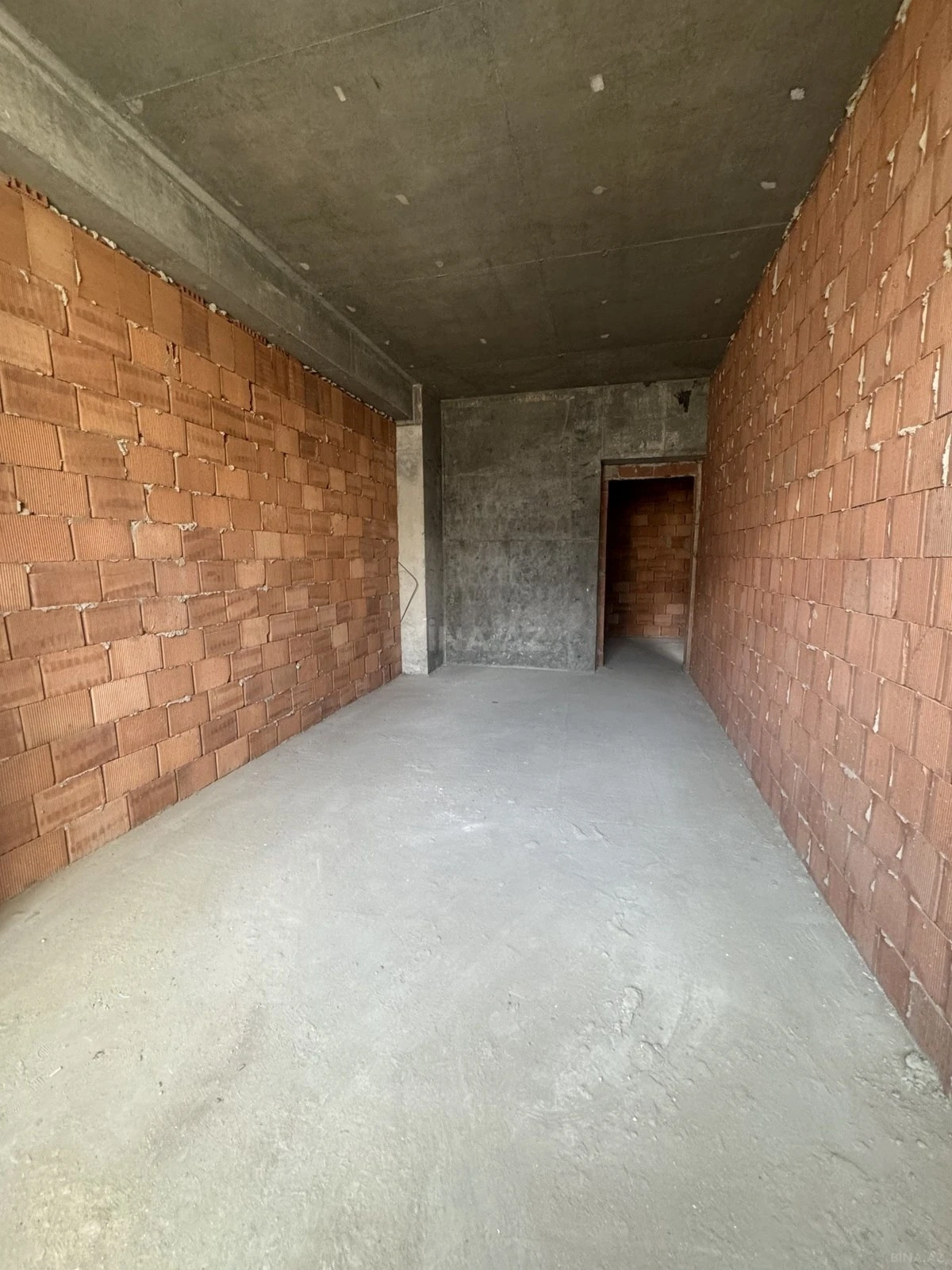 Satılır 2 otaqlı mənzil 105.3 m²