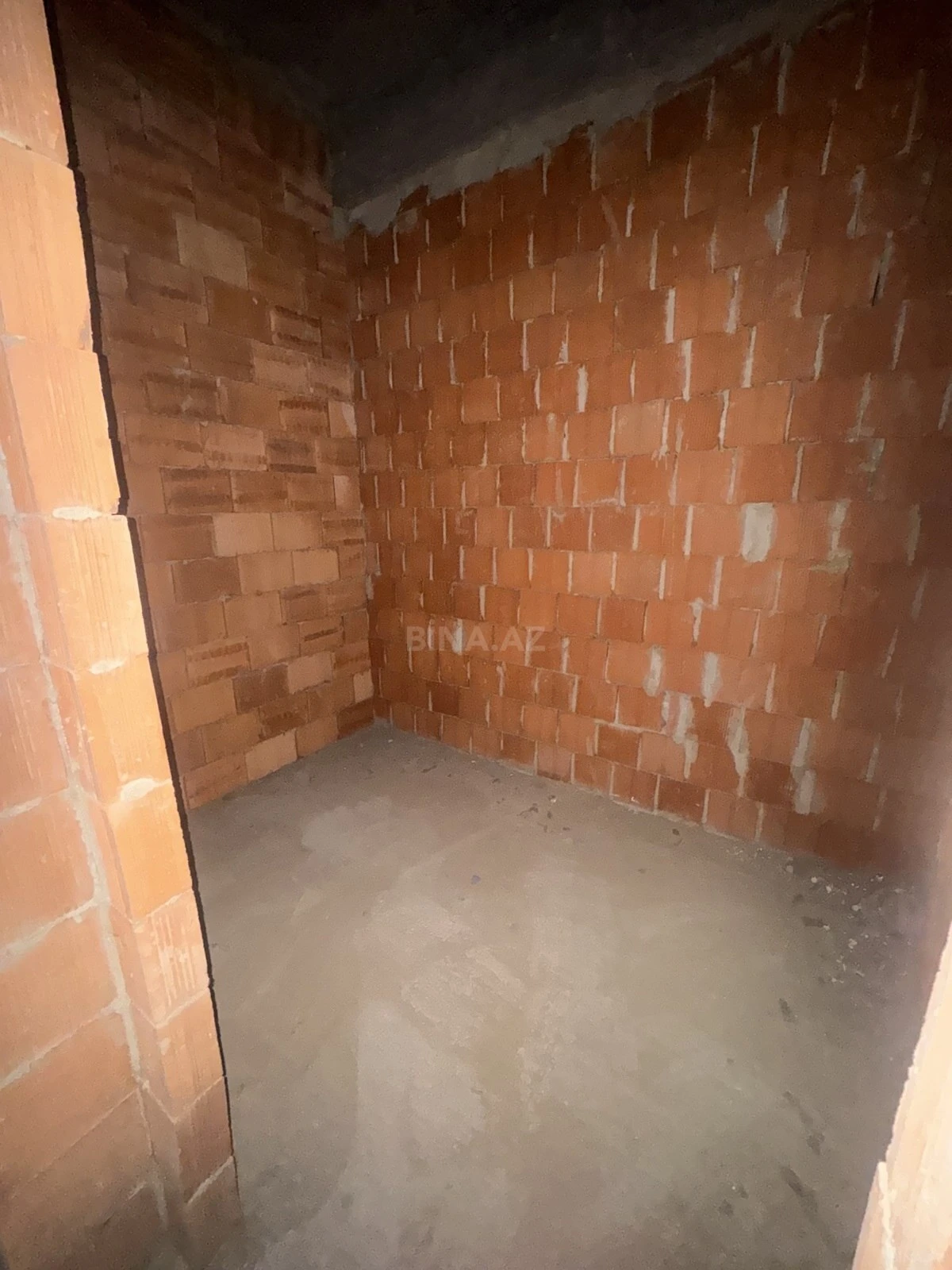 Satılır 2 otaqlı mənzil 105.3 m²