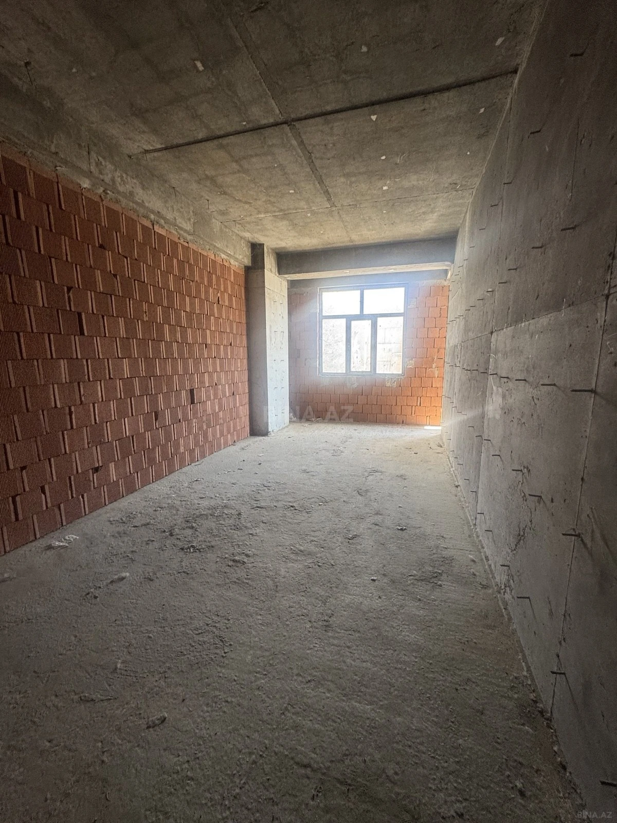 Satılır 2 otaqlı mənzil 105.3 m²