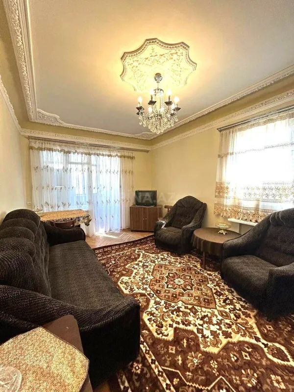 Kirayə verilir 2 otaqlı mənzil 50 m²