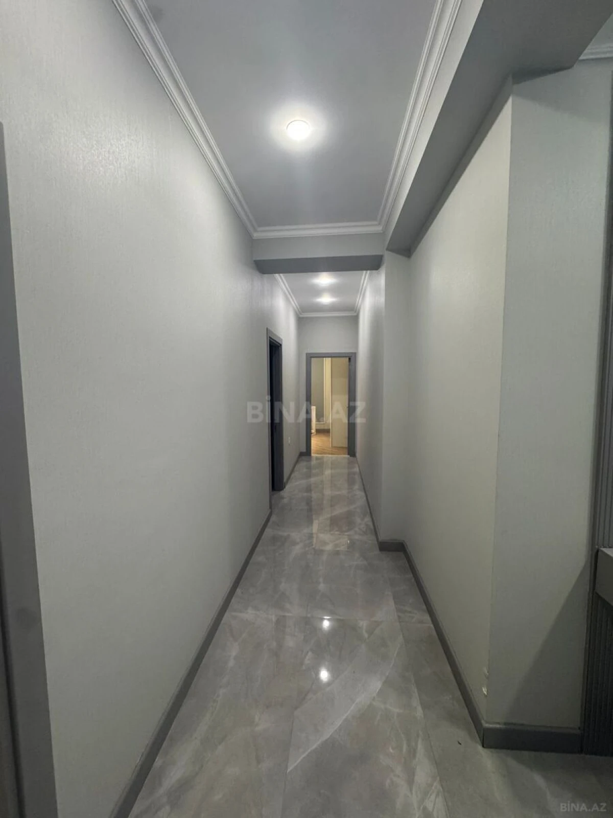 Kirayə verilir 2 otaqlı mənzil 90 m²