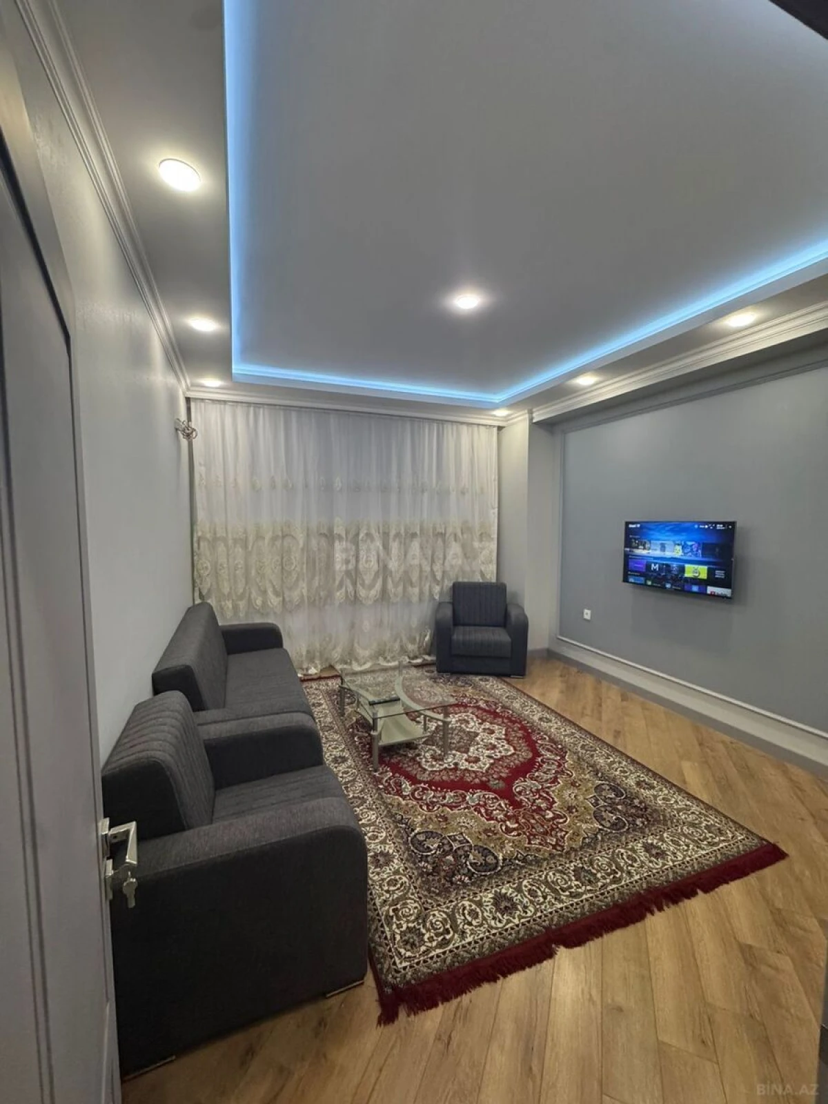 Kirayə verilir 2 otaqlı mənzil 90 m²