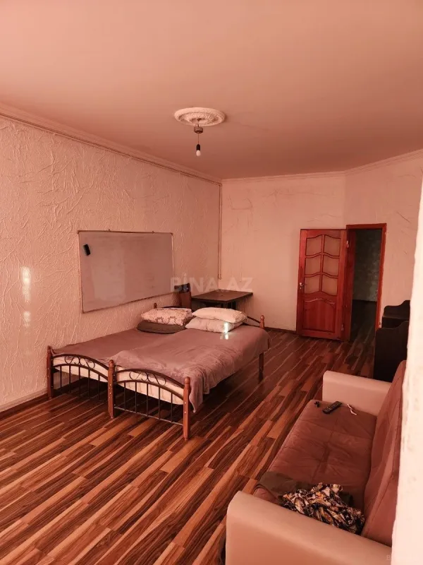 Kirayə verilir 2 otaqlı mənzil 75 m²