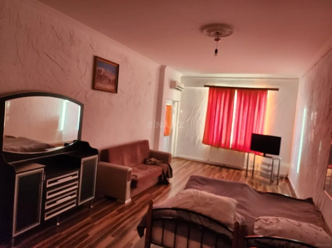 Kirayə verilir 2 otaqlı mənzil 75 m²