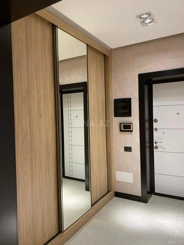 Kirayə verilir 2 otaqlı mənzil 93 m²