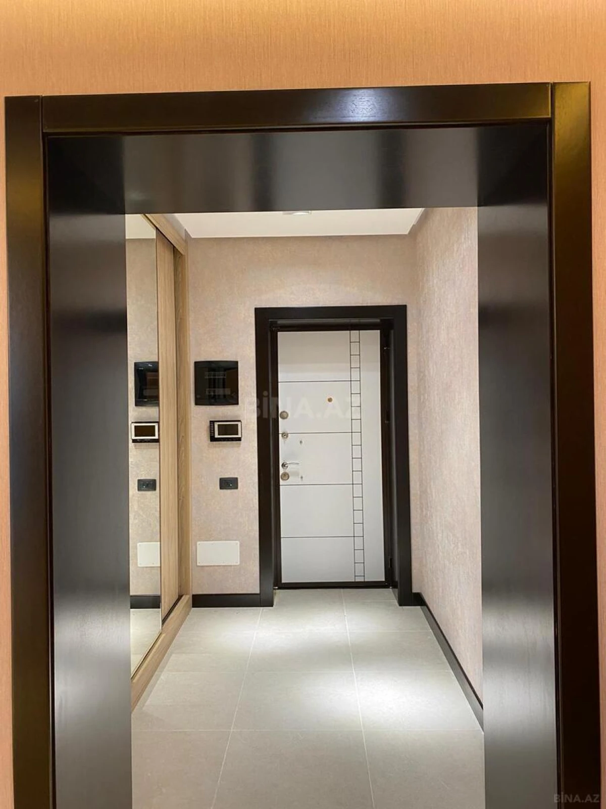 Kirayə verilir 2 otaqlı mənzil 93 m²