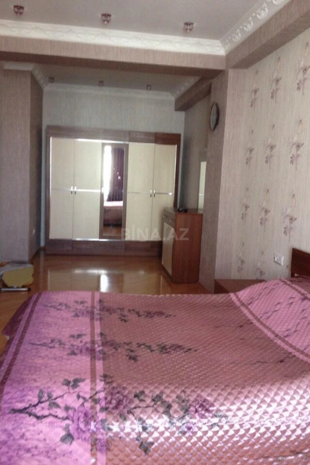 Kirayə verilir 2 otaqlı mənzil 110 m²