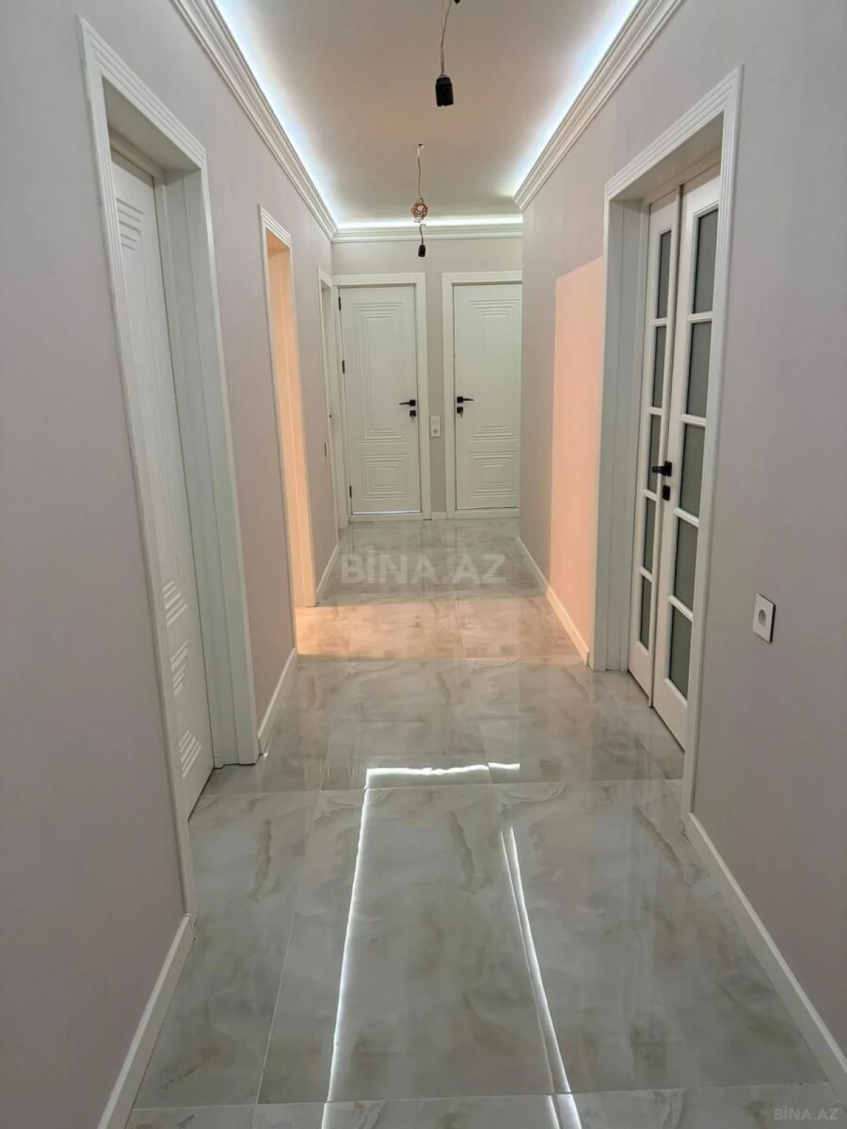 Satılır 4 otaqlı mənzil 130 m²