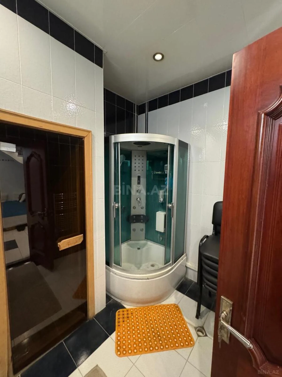 Satılır 6 otaqlı həyət evi 565 m²