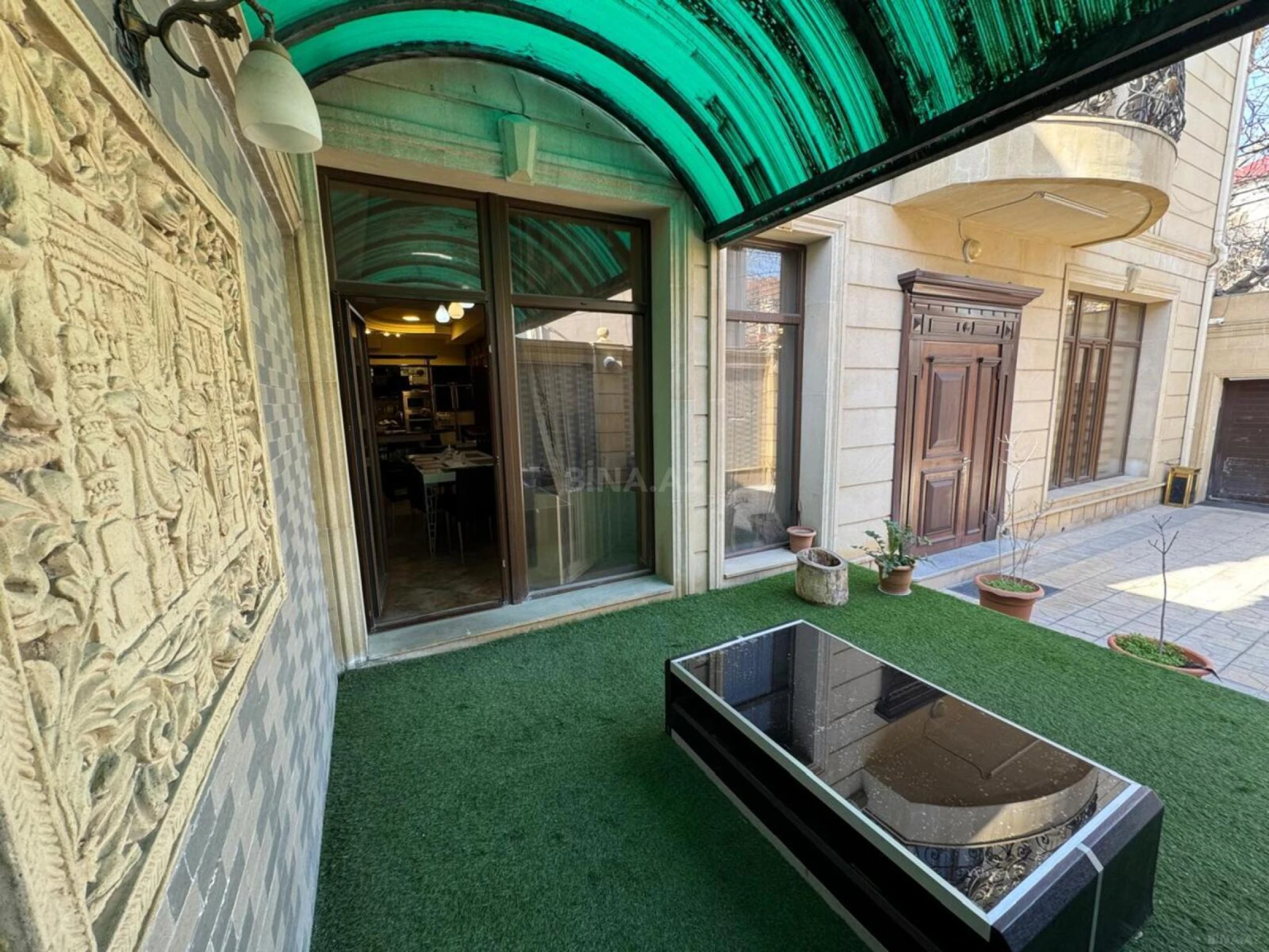 Satılır 6 otaqlı həyət evi 565 m²