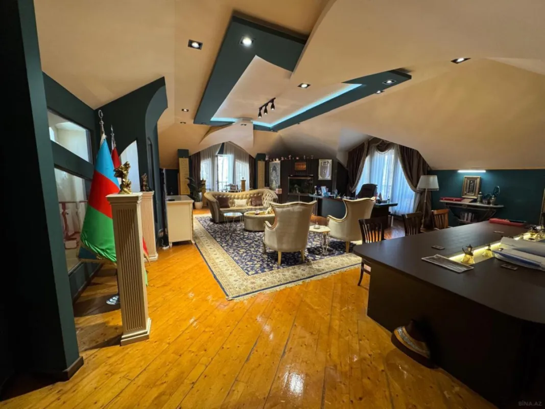 Satılır 6 otaqlı həyət evi 565 m²