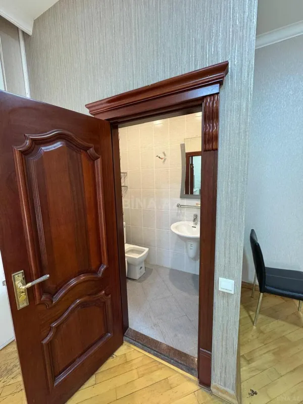 Satılır 6 otaqlı həyət evi 565 m²
