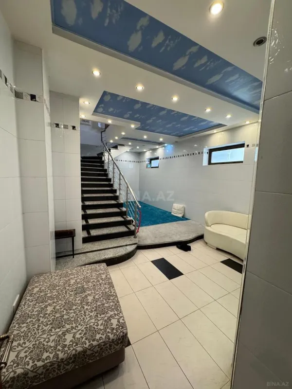 Satılır 6 otaqlı həyət evi 565 m²